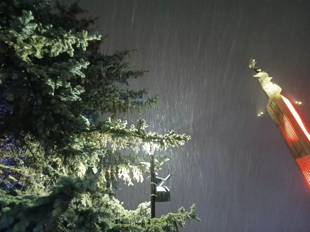 Первый зимний снег пошёл в Калуге