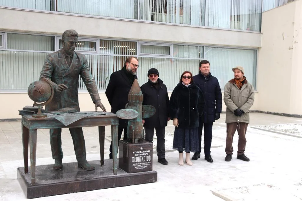 В Калуге открыт памятник космонавту Константину Феоктистову