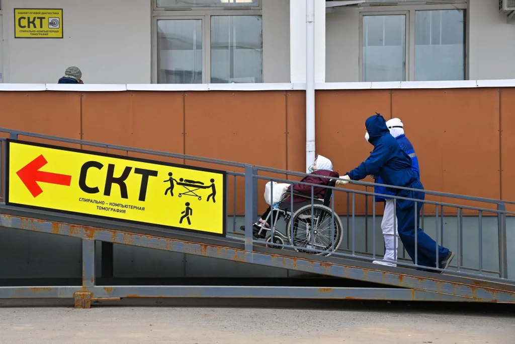 У калужанки с рекордно длительным случаем COVID-19 изначально болел живот