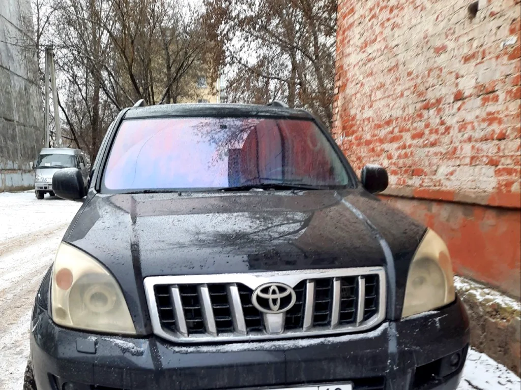 В Калуге «Тойоту» арестовали за долги по алиментам и штрафам