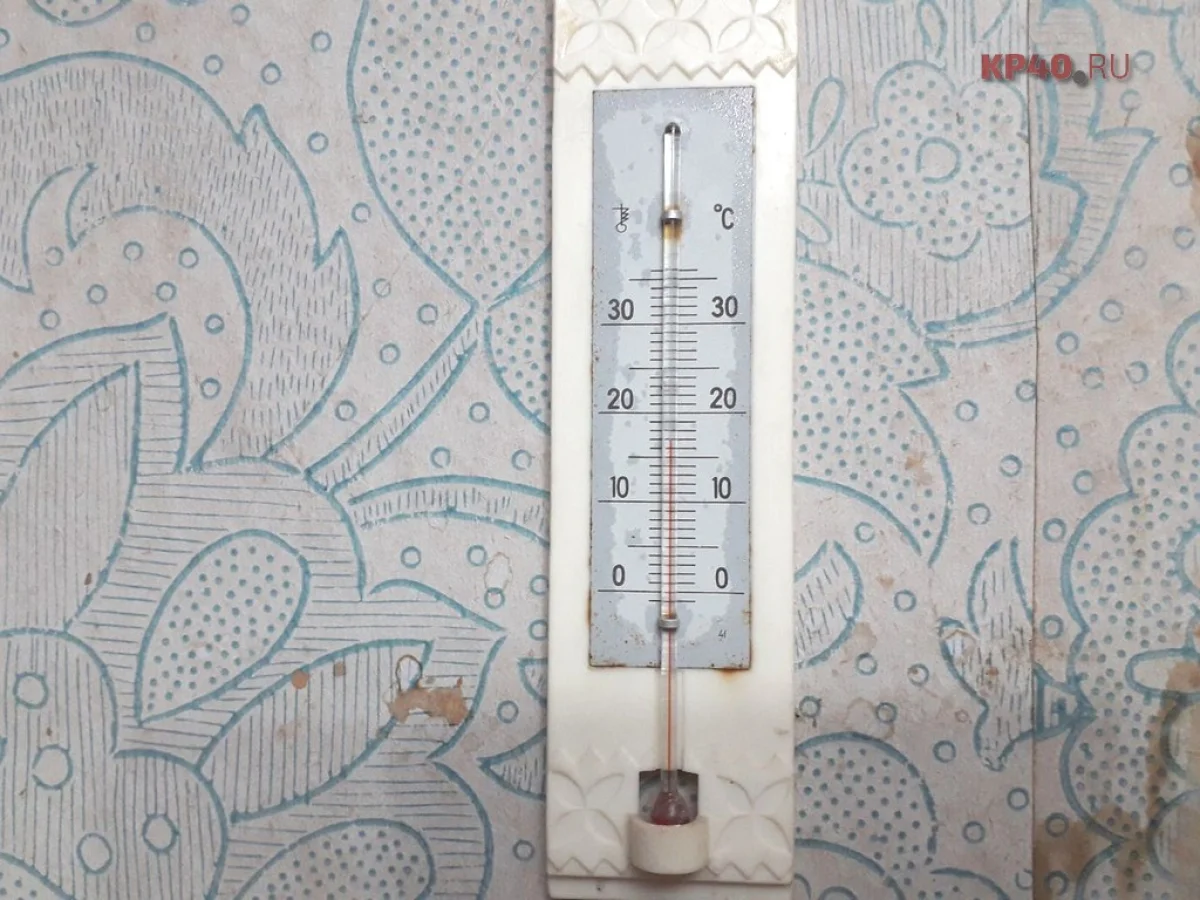 Несмотря на все усилия, температура в квартирах не поднимается выше 17 градусов.