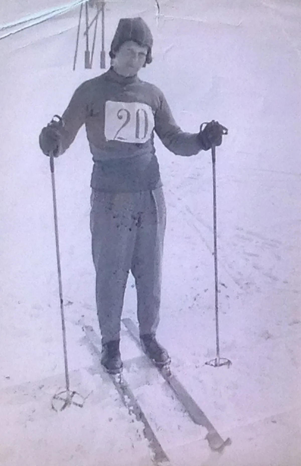 Элеонора Маратовна увлекалась лыжами и даже участвовала в соревнованиях. 