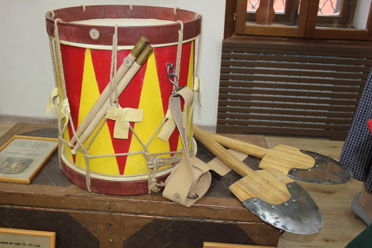 Барабан весил 3 кг и применялся в сражениях для команд. 