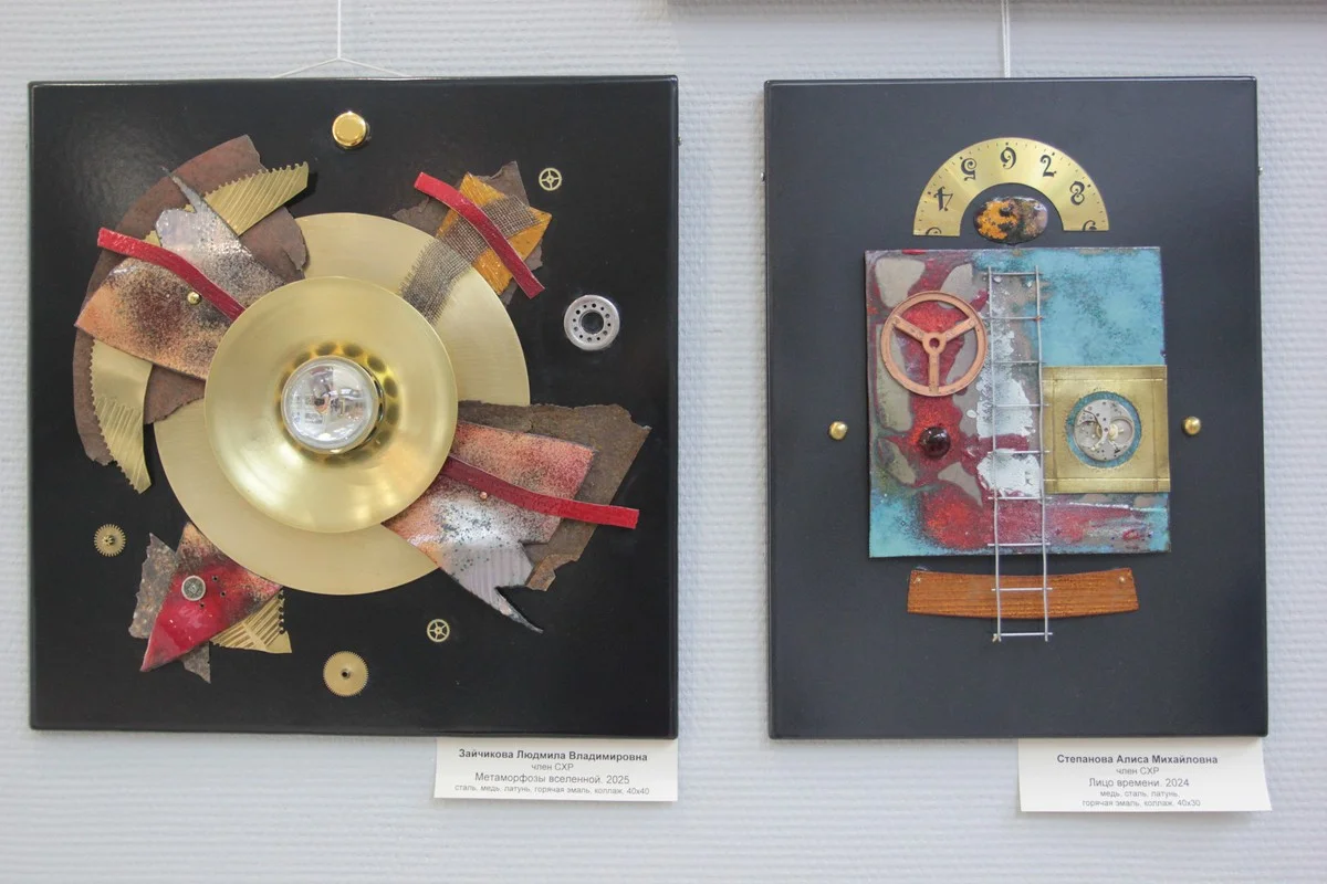 Работы Людмилы Зайчиковой и Алисы Степановой: горячая эмаль, медь, сталь, латунь.  