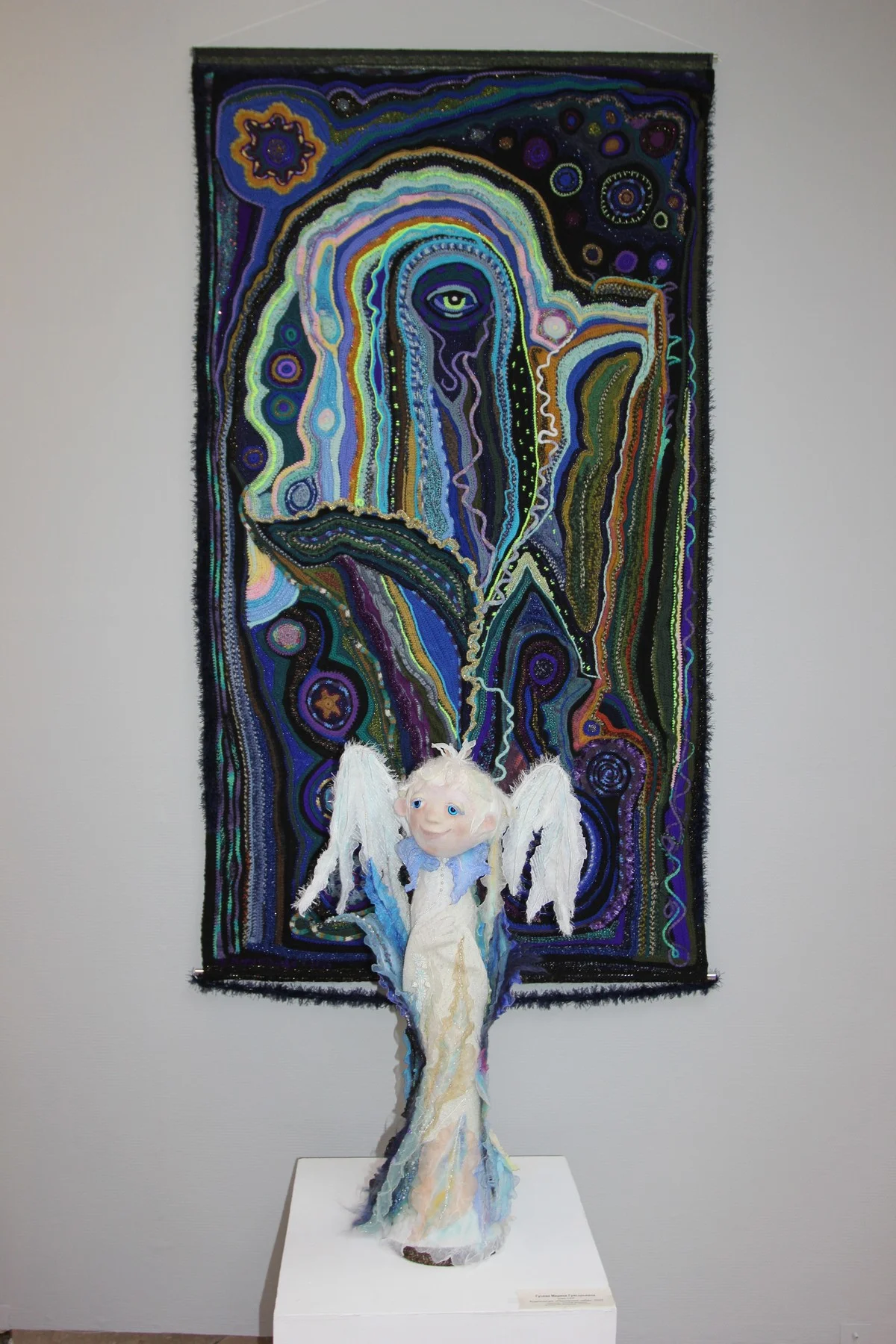 Марина Гусева. Композиция «Посланник с неба», 2025 год. 