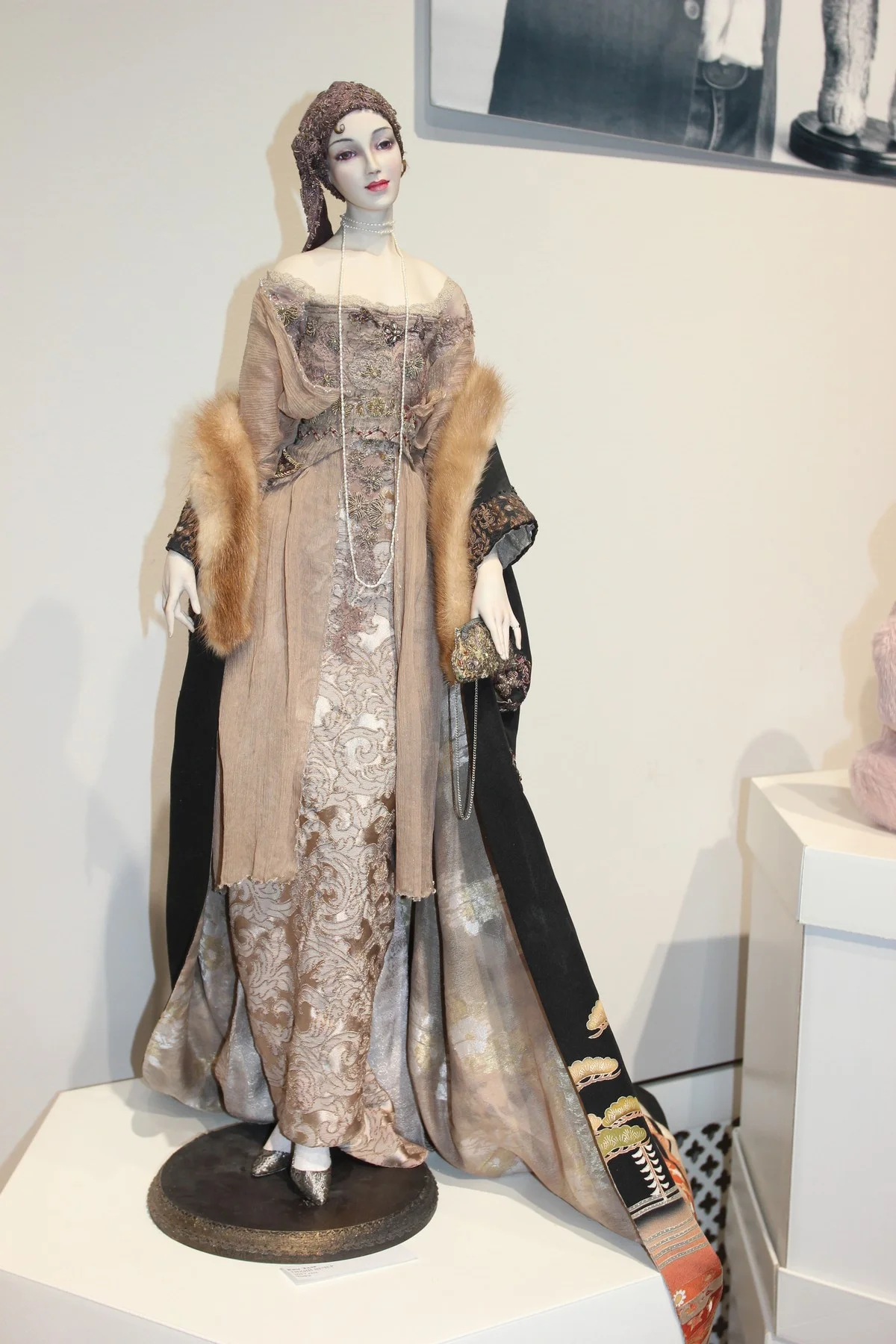 «Тихий вечер». Работа Эллы Ким, фарфор.  