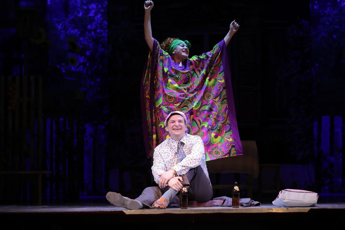 Ёшкин кот! Василий на курорте зажигает с Раисой Захаровной (Людмила Фесенко). 