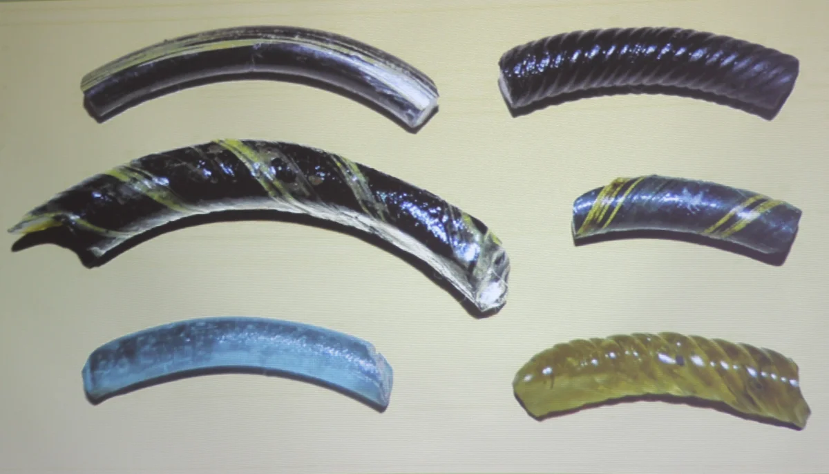 Самая ценная находка - стеклянные браслеты.