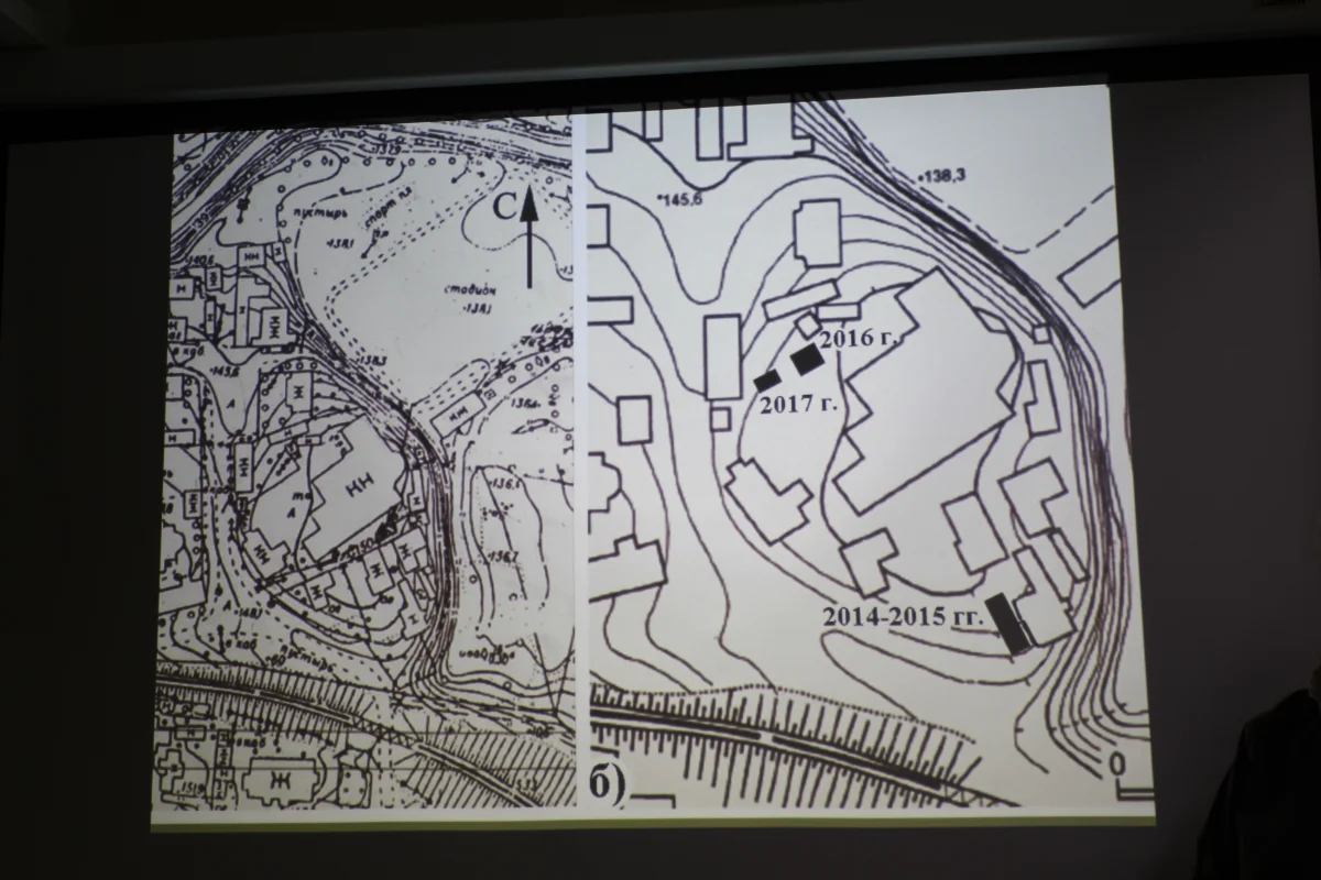 Справа черными квадратам отмечены места раскопок, где смогли приткнуться археологи.