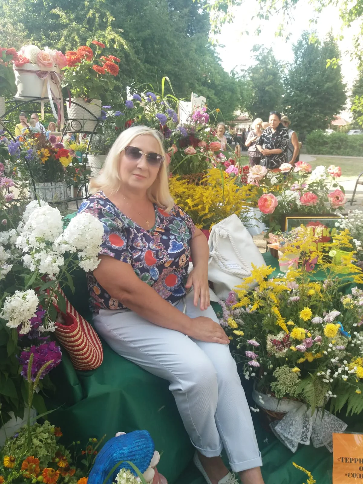 Татьяна Петровна любит все цветы, но особенно — розы.