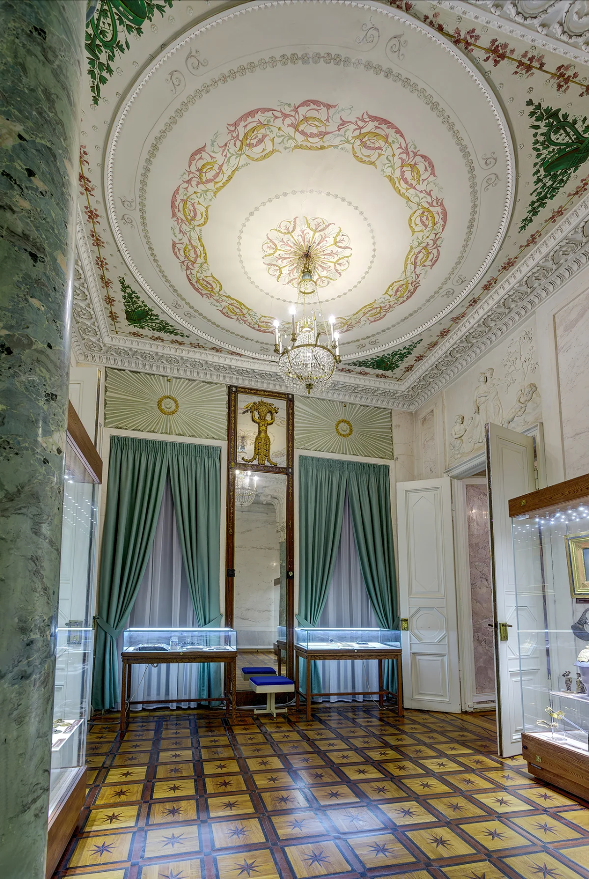 Парадная спальня