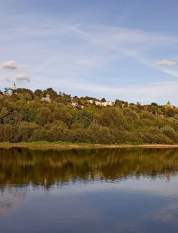 Вид с понтонного моста на левый берег Оки